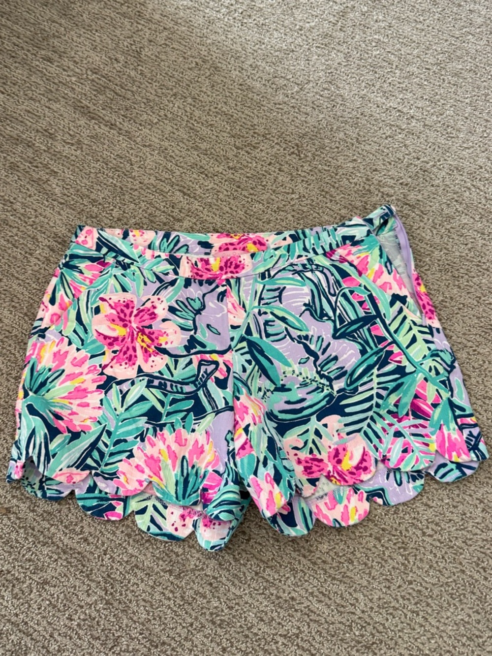 Lilly Pulitzer Tropical Floral Scallop Hem Shorts in Pink & Green